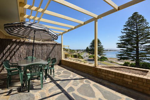 Breeze At The Bay - New South Wales Tourism  0