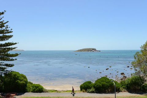 Breeze At The Bay - New South Wales Tourism  1