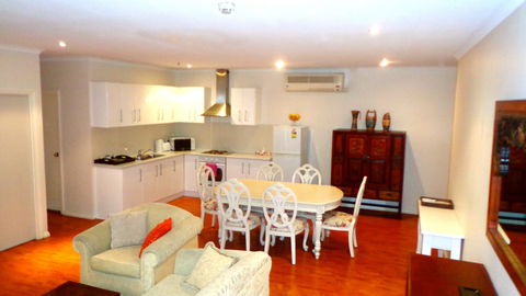 Regency Apartments - New South Wales Tourism  4