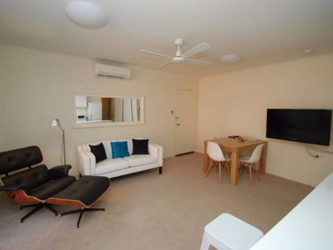 Ovens CBD Apartment 3 - New South Wales Tourism  3