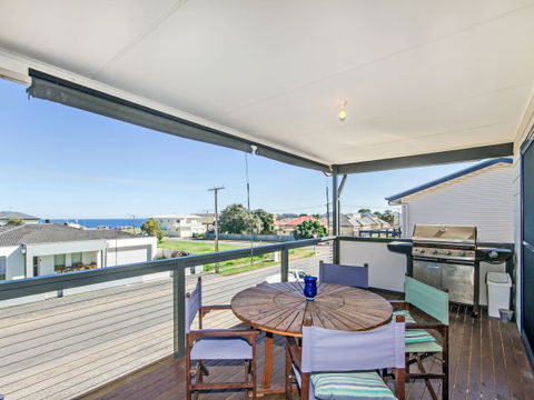 Century 21 SouthCoast: Whinnerah Sunsets - New South Wales Tourism  1