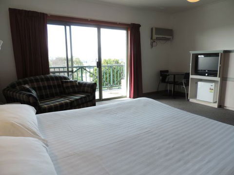 Lakes Resort Mount Gambier - New South Wales Tourism  2