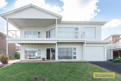 Boomer Break - New South Wales Tourism  0