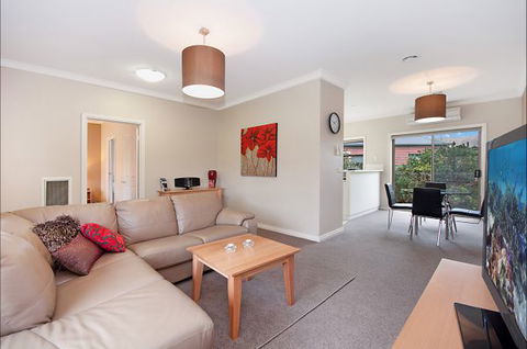 Hamilton Accommodation - New South Wales Tourism  1