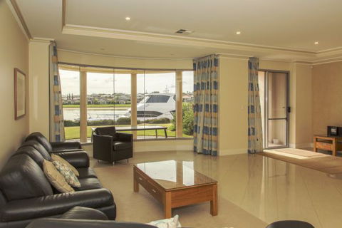Monterey Waters 27B - New South Wales Tourism  0