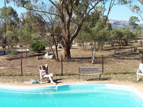 Mt ZERO LOG CABINS  - New South Wales Tourism  1