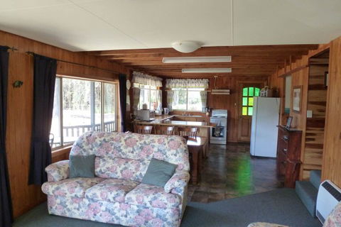 Arties Cottage Accommodation - New South Wales Tourism  7