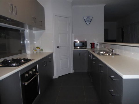 Adelaide Holiday House - New South Wales Tourism  6