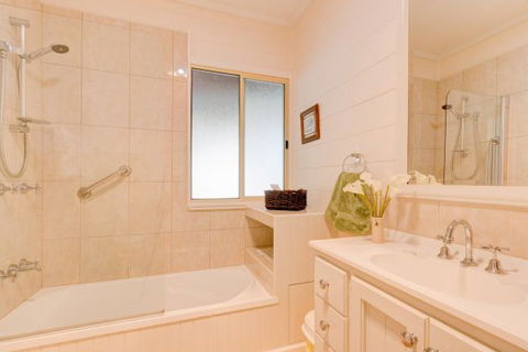 All About Me Bed And Breakfast - New South Wales Tourism  3