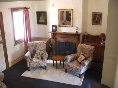 Barrack Street Colonial Cottage - New South Wales Tourism  0
