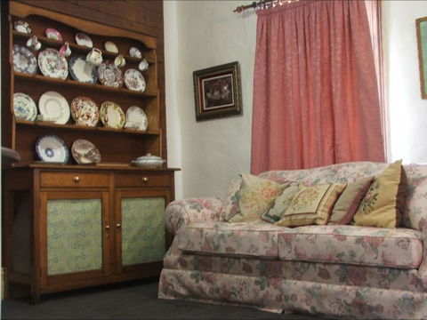 Barrack Street Colonial Cottage - New South Wales Tourism  4