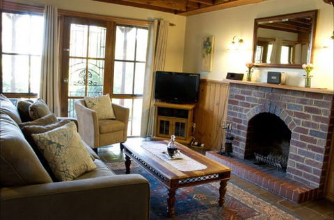 Beechworth Camellia Cottage - New South Wales Tourism  2