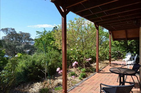 Beechworth Camellia Cottage - New South Wales Tourism  1