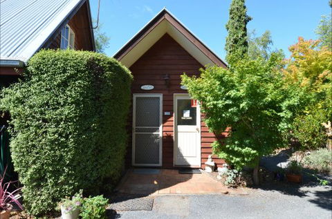 Beechworth Camellia Cottage - New South Wales Tourism  8