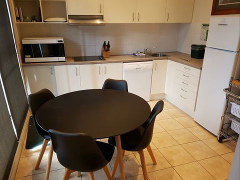 Cedarwood Apartments - New South Wales Tourism  6