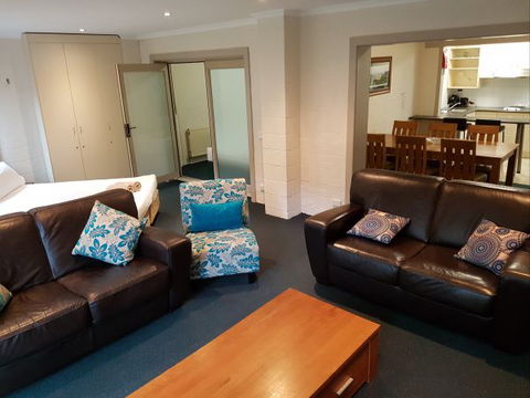 Cedarwood Apartments - New South Wales Tourism  8