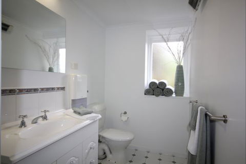 Charbella's On Norma - New South Wales Tourism  8