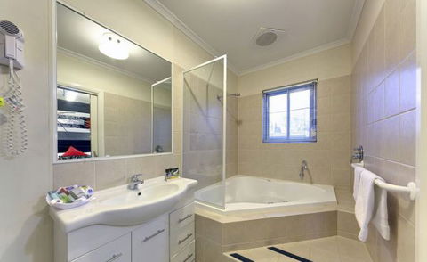 Comfort Inn And Suites Georgian - New South Wales Tourism  3