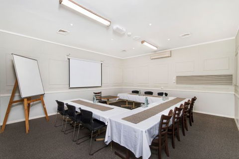 Comfort Inn Robert Towns - New South Wales Tourism  3