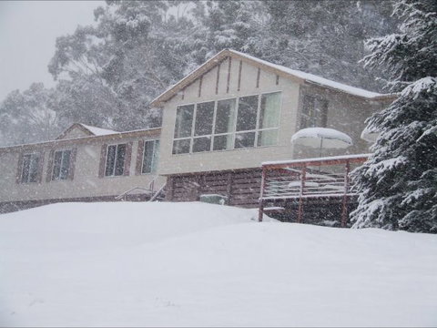Cool Mountain Lodge - New South Wales Tourism  0
