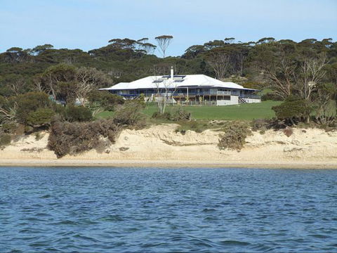 Doyles On The Bay Kingscote - New South Wales Tourism  0