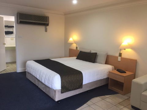 The Palms Motel Dubbo - New South Wales Tourism  0