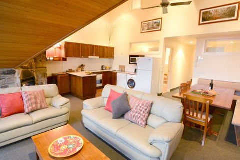Falls Creek Country Club - New South Wales Tourism  3