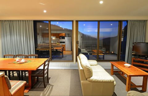 Falls Creek Country Club - New South Wales Tourism  6