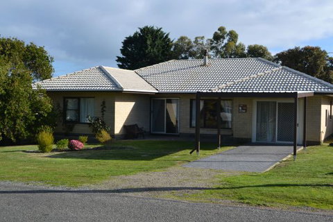 Goolwa Getaway - New South Wales Tourism  0