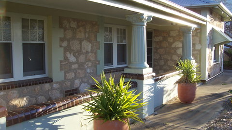 Naracoorte Cottages - MacDonnell House - New South Wales Tourism  0