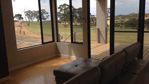 Neagles Retreat Villas - New South Wales Tourism  0
