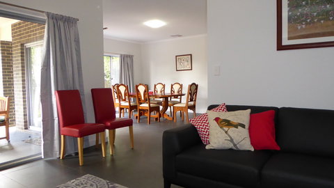 Adelaide Holiday House - New South Wales Tourism  10