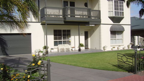 Glenelg Sea-Breeze - New South Wales Tourism  0