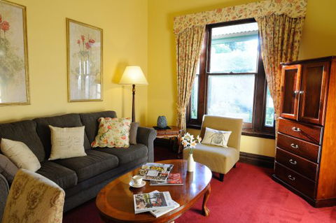 Merrijig Inn - New South Wales Tourism  7