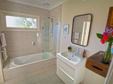 Mrs Simpson Cottage At Norala Garden - New South Wales Tourism  2