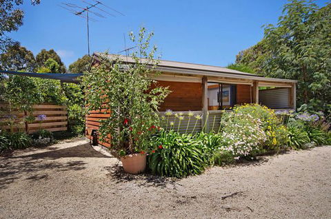 Ocean Grove Cedar Cabins - New South Wales Tourism  0