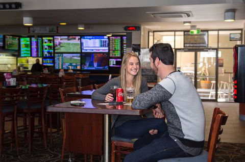 Pedens Hotel - New South Wales Tourism  1