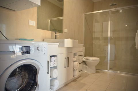 Renmark Holiday Apartments - New South Wales Tourism  4