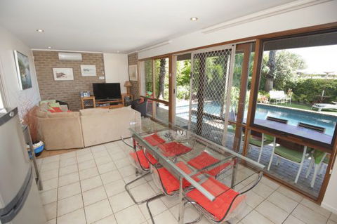 Seacove On The Beach - New South Wales Tourism  5