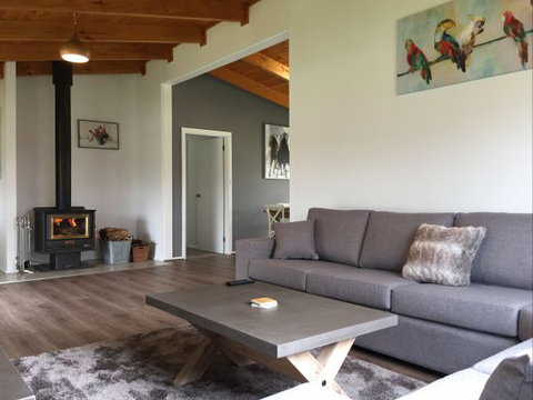 Swagman Homestead At Stockman's Ridge Wines - New South Wales Tourism  1