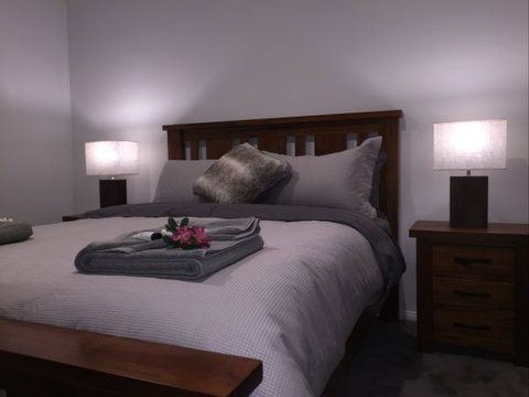 Swagman Homestead At Stockman's Ridge Wines - New South Wales Tourism  6