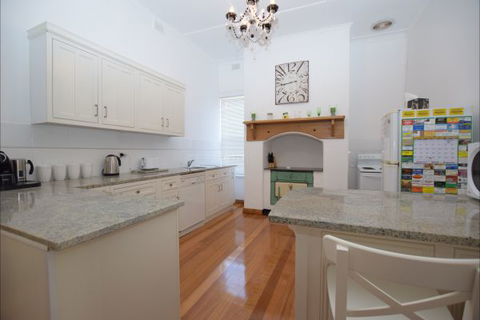 The Provincial Bed & Breakfast - New South Wales Tourism  1