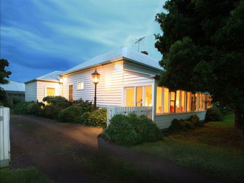 The Lonsdale Palms - New South Wales Tourism  0