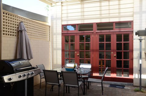 Villa On Louisa - New South Wales Tourism  3