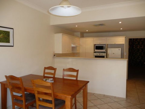 Villa On Louisa - New South Wales Tourism  4