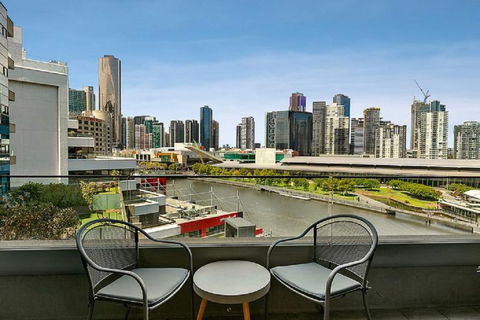 Melbourne Holiday Apartments Flinders Wharf - New South Wales Tourism  11
