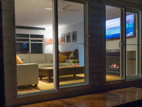 Alice's Palace Ocean Grove - New South Wales Tourism  2