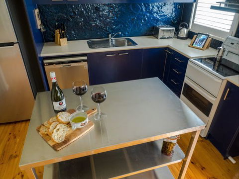 Alice's Palace Ocean Grove - New South Wales Tourism  3