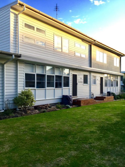 Alice's Palace Ocean Grove - New South Wales Tourism  4