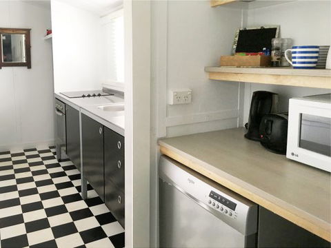 Atlantis Seafarers Cottage - New South Wales Tourism  4